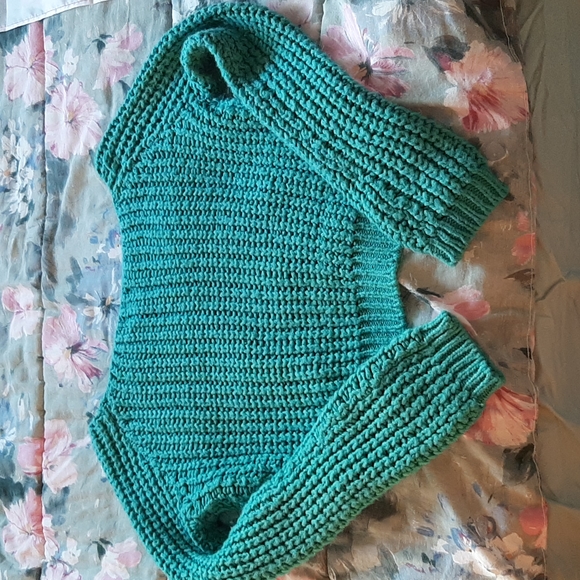 Warm knitted sweater - Picture 2 of 2